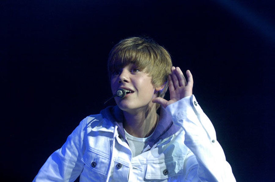 2010-Bieber2-900w.jpg
